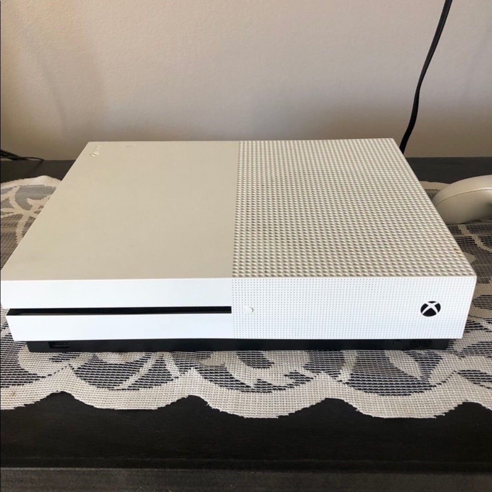 Xbox One S